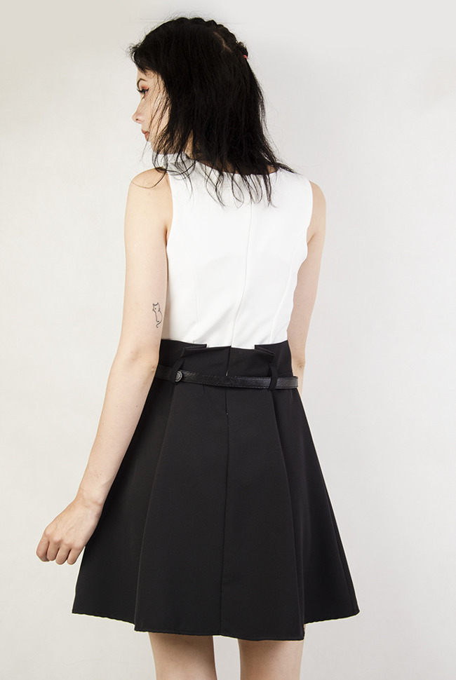 Elegancka czarno-biała sukienka