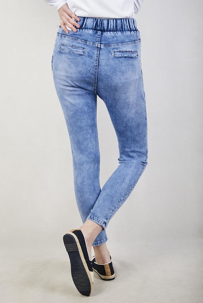 Spodnie jeansowe typu baggy z gumą w pasie
