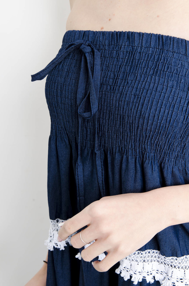 SUKIENKA Z KORONKĄ I WIĄZANIEM- GRANATOWA