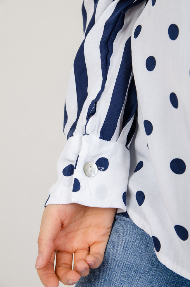 Biała koszula w granatowe grochy i pasy 
