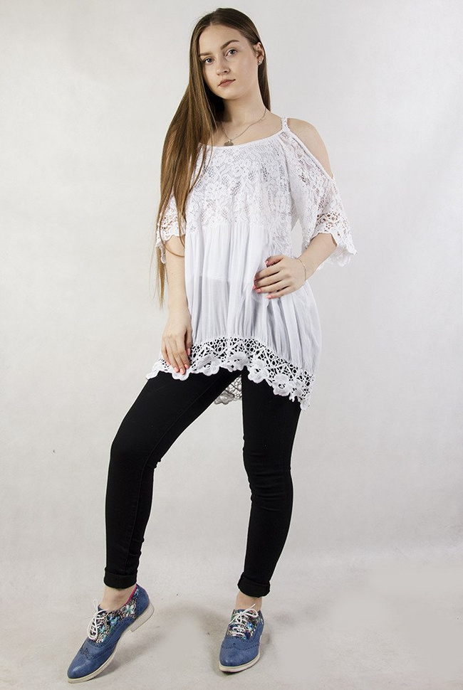 Biała bluzka z koronką