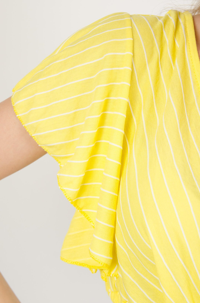 Żółty top w białe paski z wiązaniem