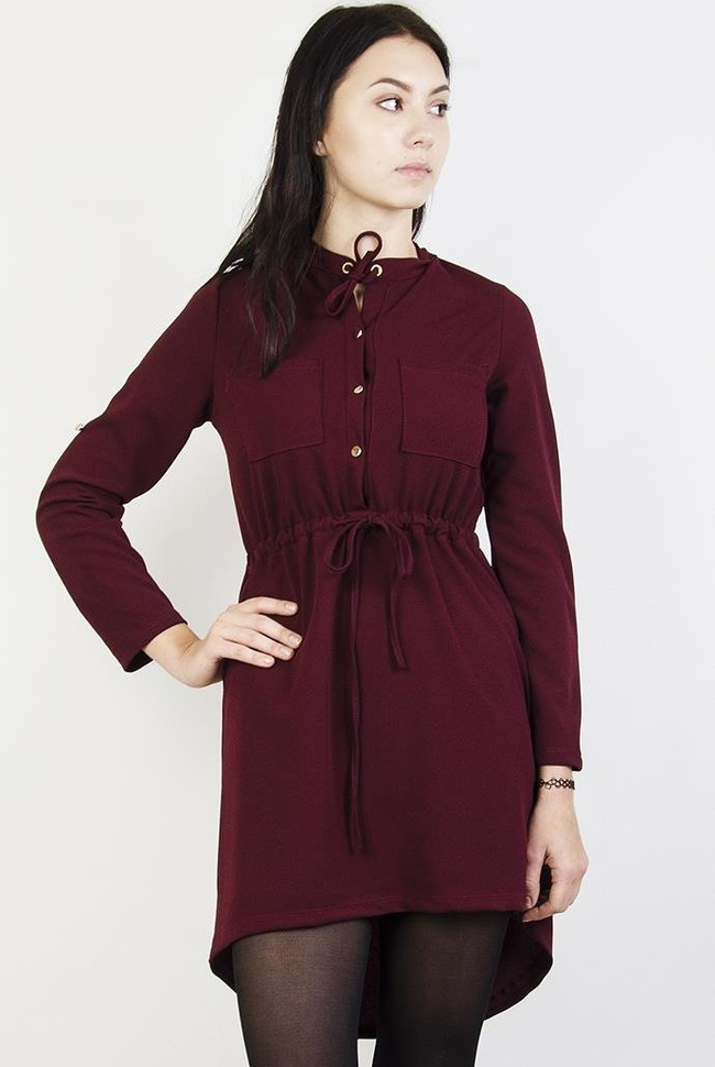 Asymetryczna sukienka bordowa z wiązaniem przy szyi oraz w talii