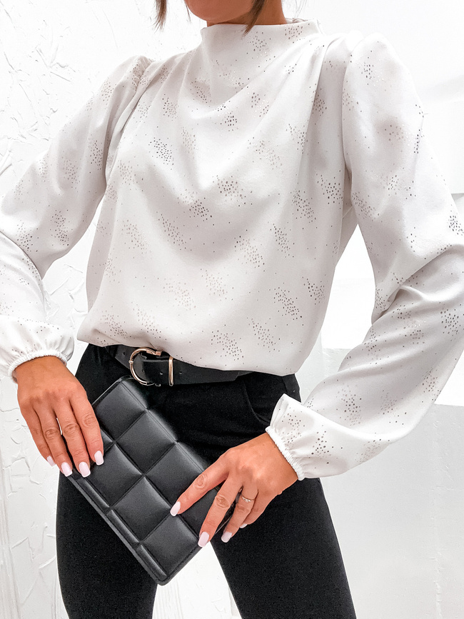 BLUZKA Z BUFIASTYMI RĘKAWAMI I BŁYSZCZĄCYM WZOREM- BIAŁA