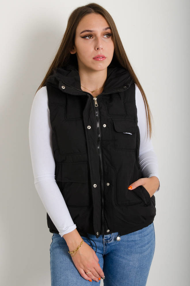 CZARNA KAMIZELKA Z KAPTUREM