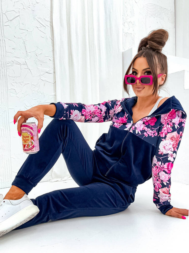 KOMPLET DRESOWY SPODNIE+ BLUZA ZAPINANA NA ZAMEK W KWIATY- GRANATOWY