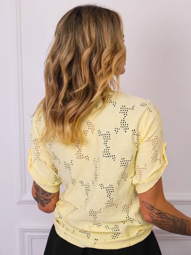 AŻUROWA BLUZKA Z KORONKĄ PRZY DEKOLCIE- ŻÓŁTA
