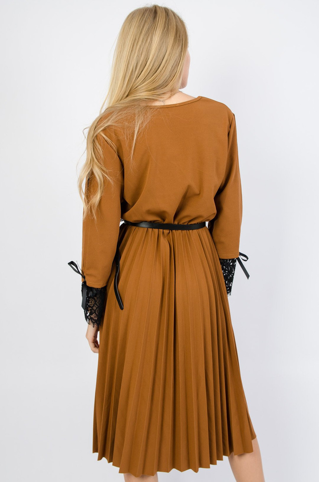 Brązowa plisowana sukienka midi