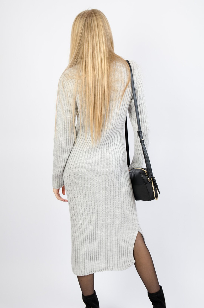 Szara  dzianinowa sukienka z golfem