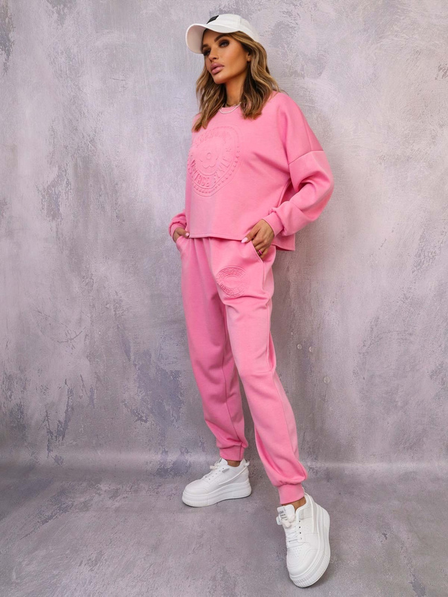 KOMPLET DRESOWY BLUZA Z WYTŁOCZONYM NADRUKIEM+ SPODNIE- RÓŻOWY