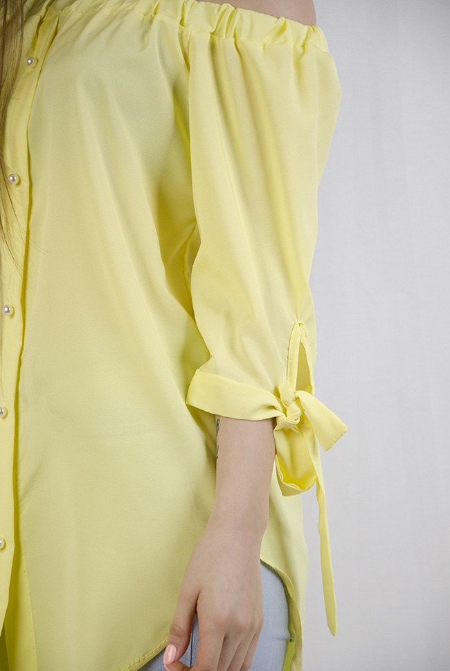 Żółta bluzka z odkrytymi ramionami