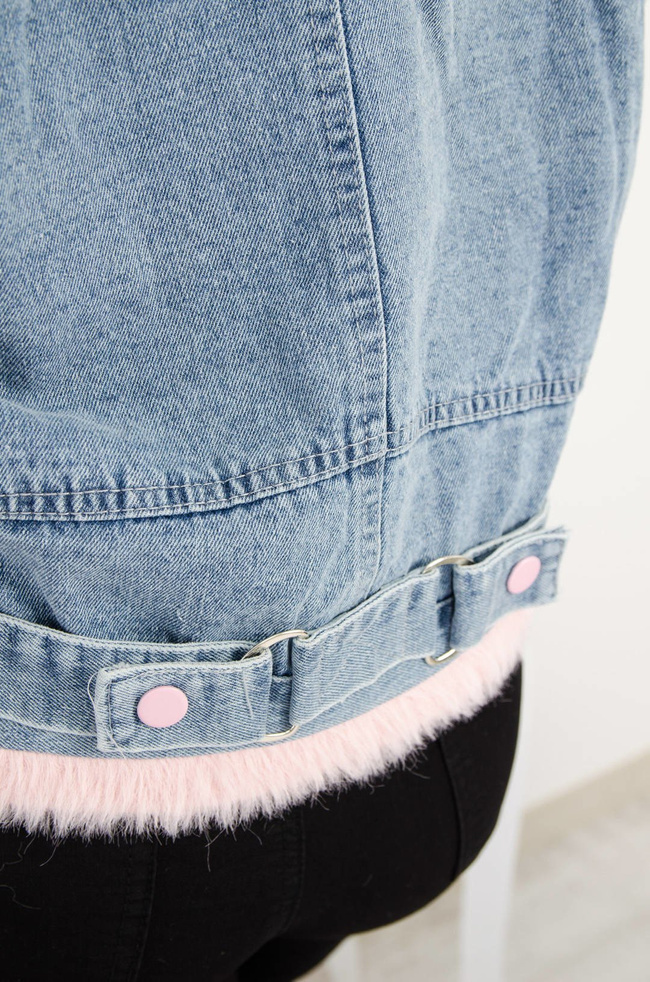 JEANSOWA KURTKA Z RÓŻOWYM FUTERKIEM