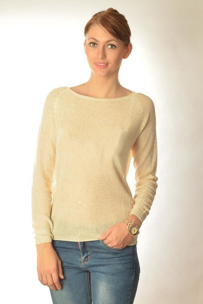 Beżowy sweter z kokardką