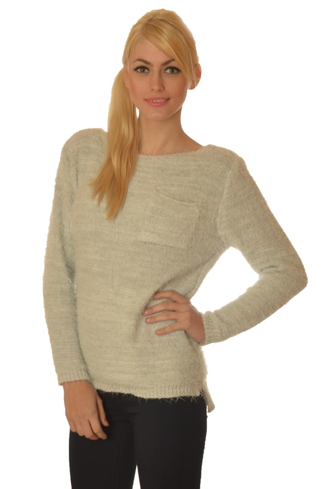 Szary sweter z kieszonką