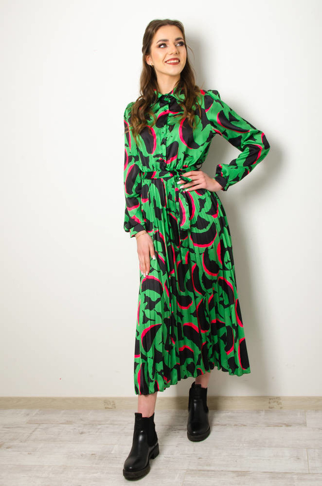 SUKIENKA DŁUGA WE WZORY Z PLISOWANYM DOŁEM- CZARNO-ZIELONA
