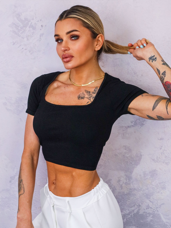 TOP PRĄŻKOWANY Z KWADRATOWYM DEKOLTEM- CZARNY