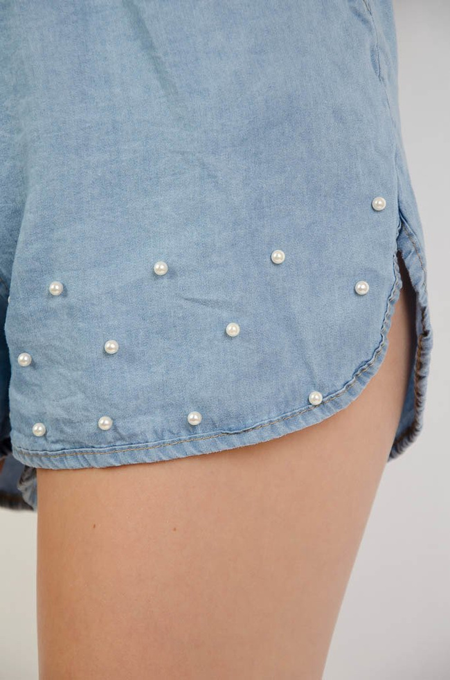 NIEBIESKIE SZORTY Z KORALIKAMI