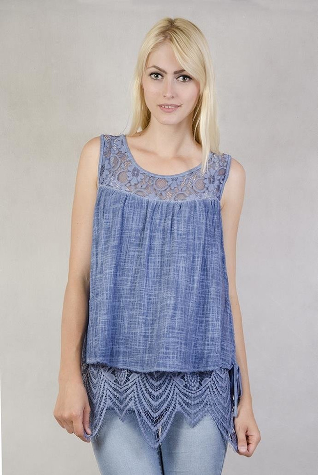 Bluzka podwójna z ozdobną koronką niebieska