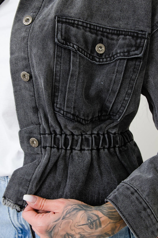 CIEMNO SZARA KURTKA JEANSOWA Z MARSZCZENIEM