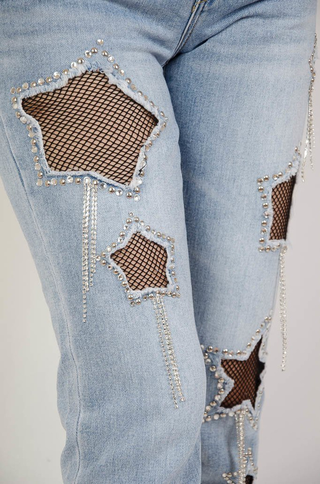 Spodnie jeansowe typu boyfriend w gwiazdy