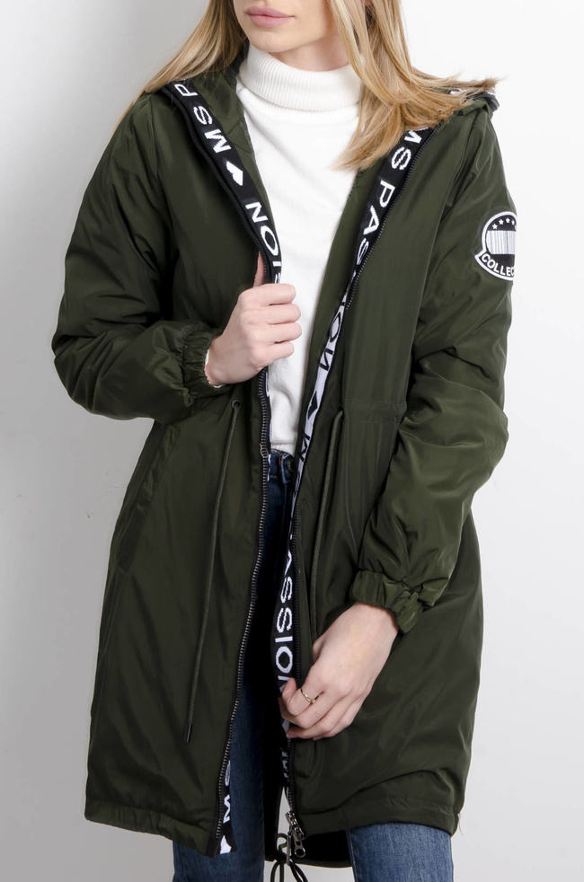 KURTKA PARKA Z KAPTUREM W KOLORZE ZIELONYM