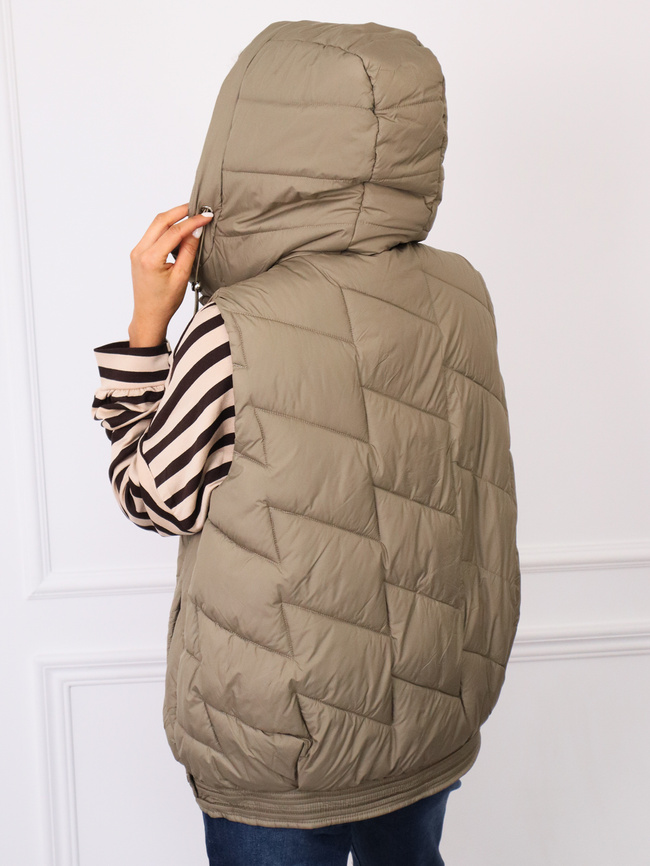 PIKOWANA KAMIZELKA Z KAPTUREM I ZATRZASKAMI PO BOKACH- KHAKI