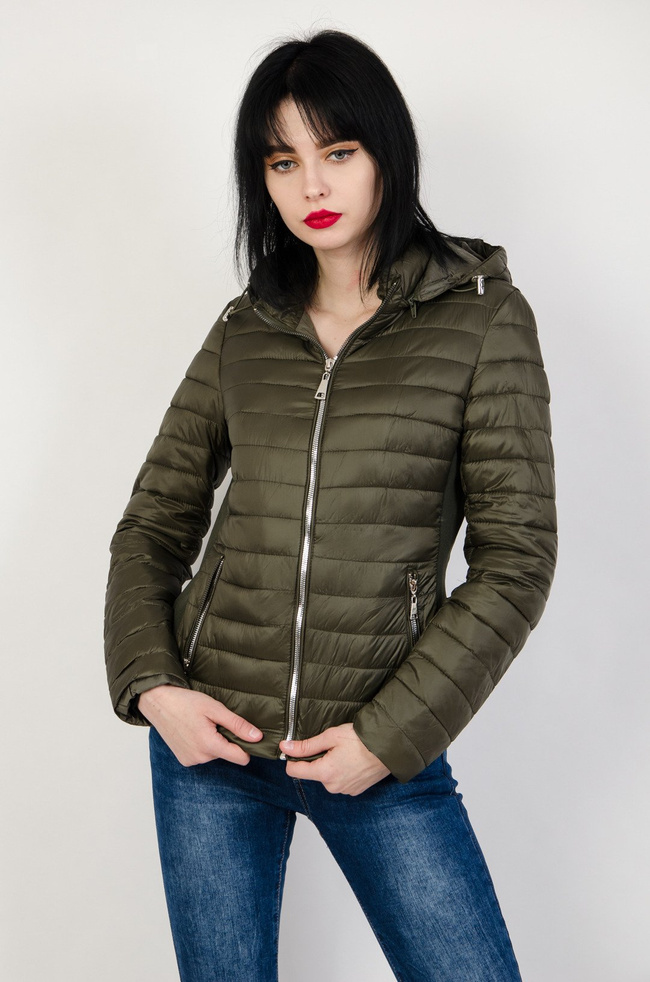 Zielona, pikowana kurtka z kapturem