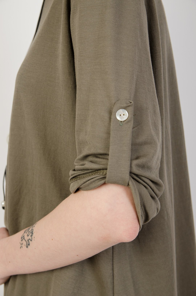 Zielona asymetryczna bluzka z falbaną + wisiorek 