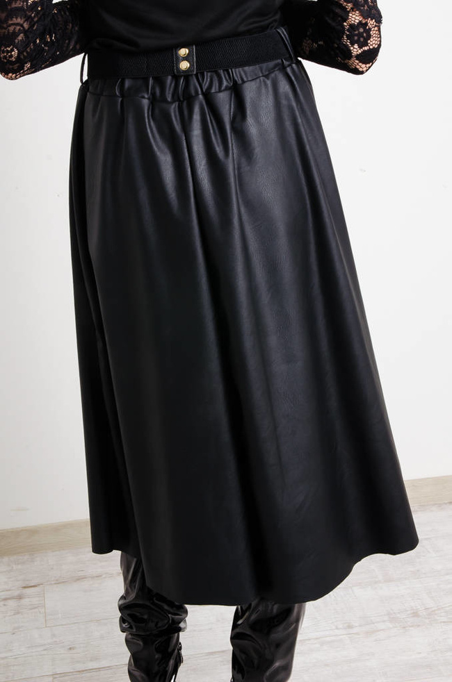 CZARNA ROZKLOSZOWANA SPÓDNICA Z IMITACJI SKÓRY+ PASEK   