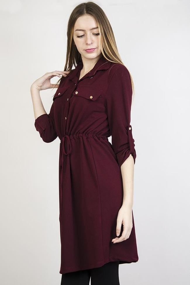 Bordowa sukienka ze ściągaczem w talii