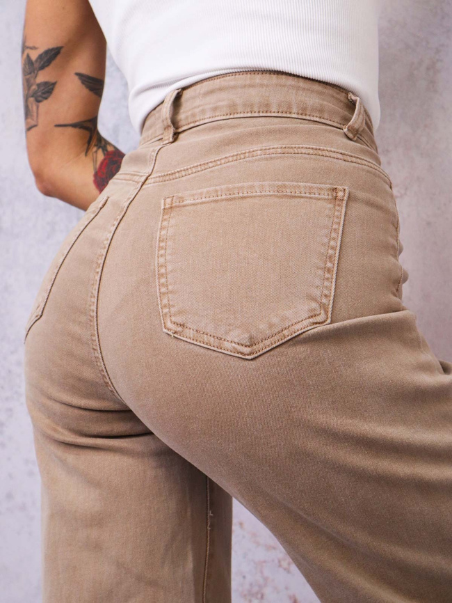 JASNY BRĄZOWE SPODNIE JEANSOWE Z SZEROKIMI NOGAWKAMI