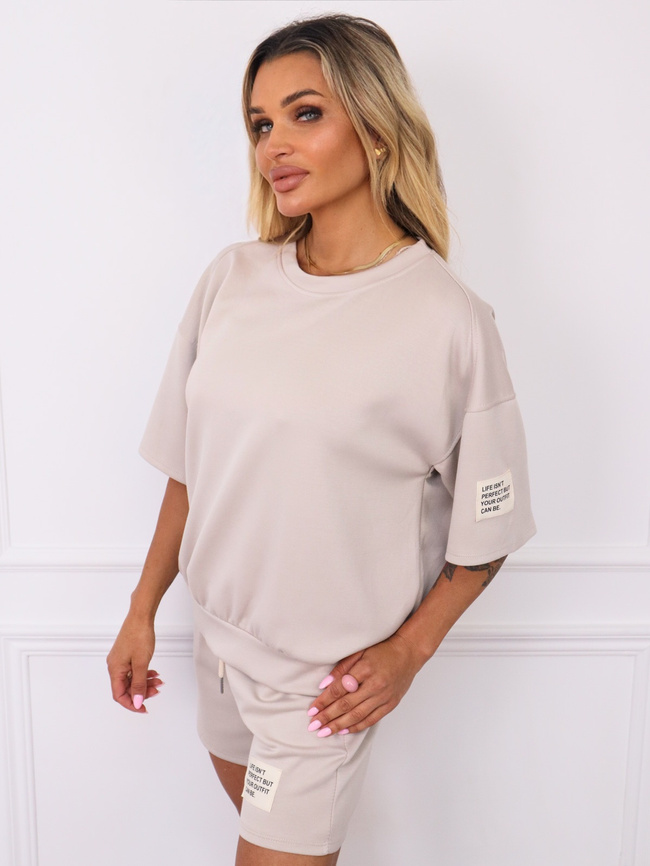 KOMPLET SZORTY+ T-SHIRT Z NASZYWKĄ- BEŻOWY