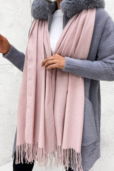 KLASYCZNY SZAL Z FRĘDZLAMI- JASNY RÓŻ