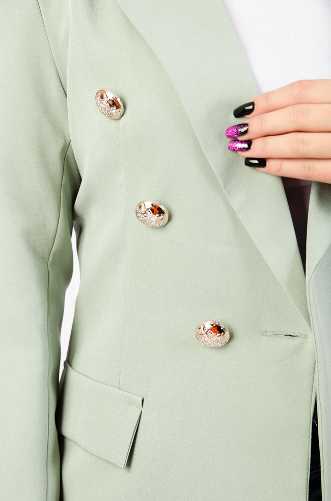 ZIELONA MARYNARKA ZE SREBRNYMI GUZIKAMI