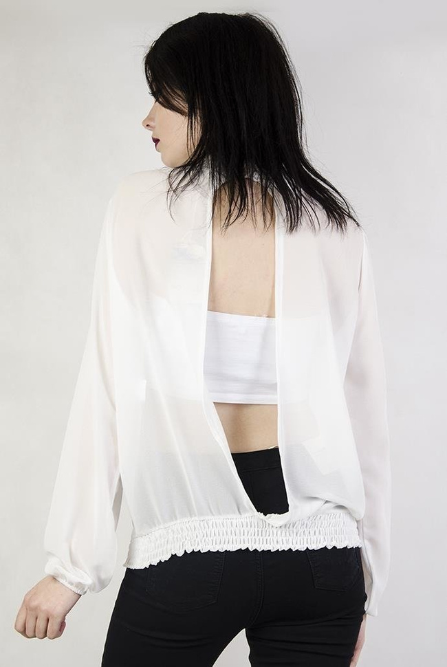 Biała bluzka z rozcięciem z tyłu