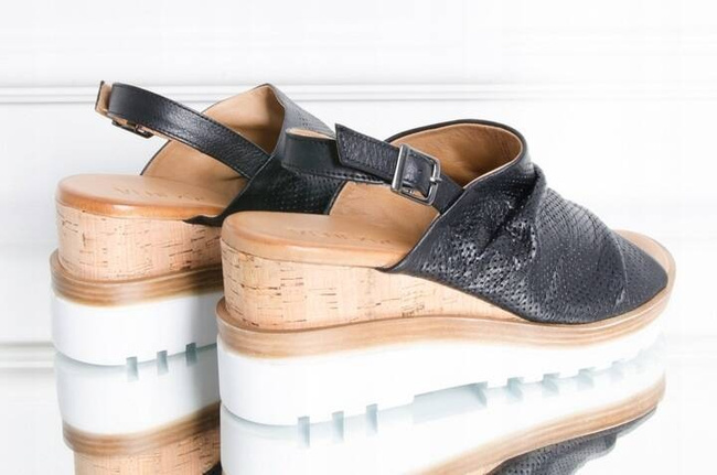 SANDAŁY NA KOTURNIE BVB0601