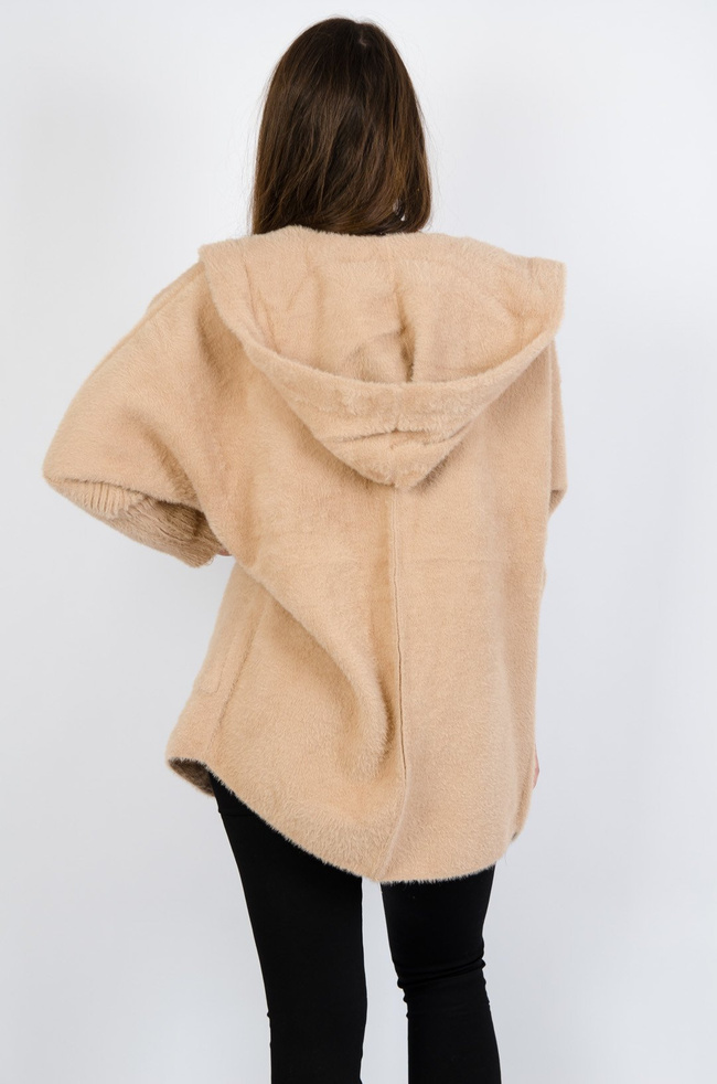 Beżowy włochaty płaszcz z kapturem 
