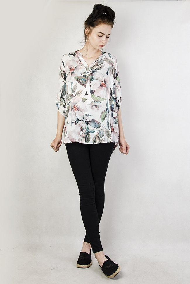 Koszula w kwiatowy wzór, z guzikami