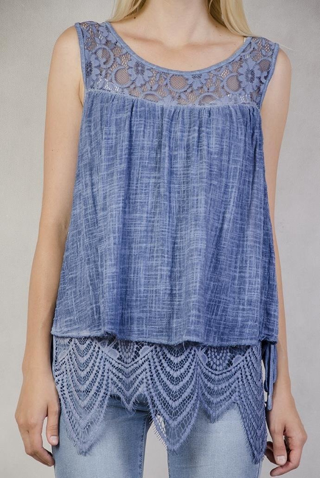 Bluzka podwójna z ozdobną koronką niebieska