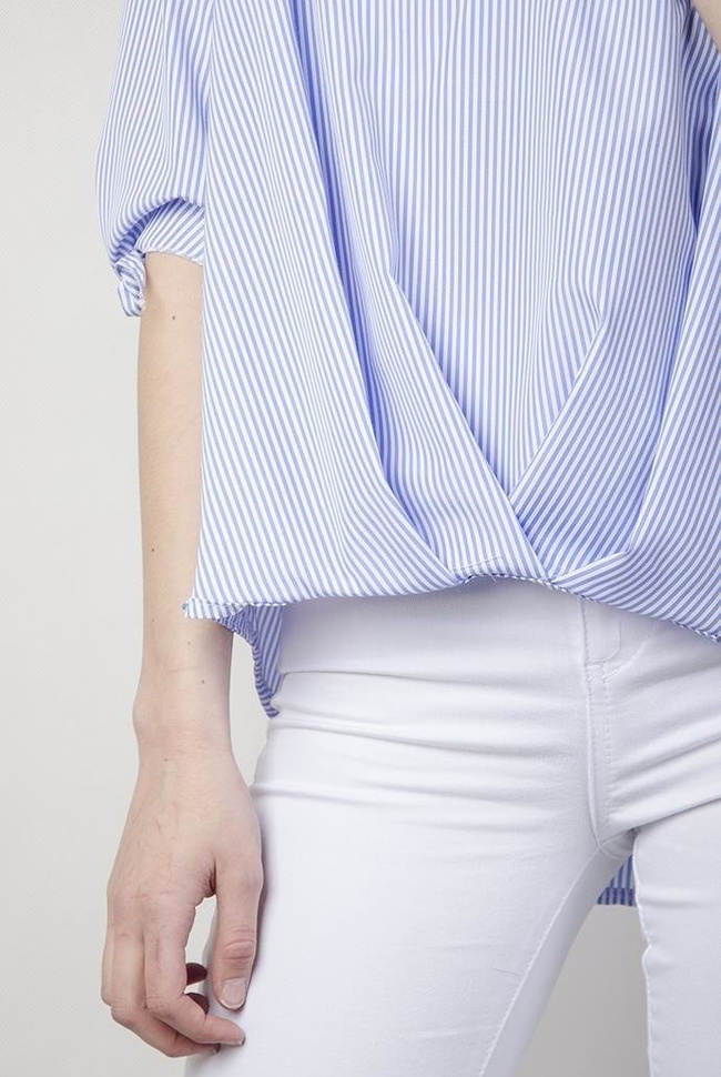 Koszula w paski, z wiązaniami przy rękawach