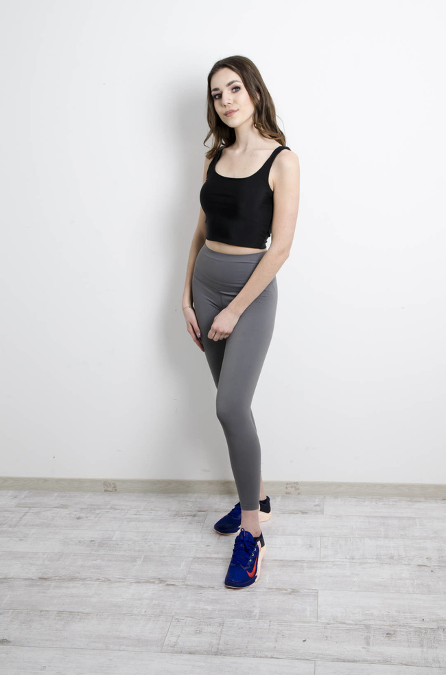 TOP CZARNY NA RAMIĄCZKACH  