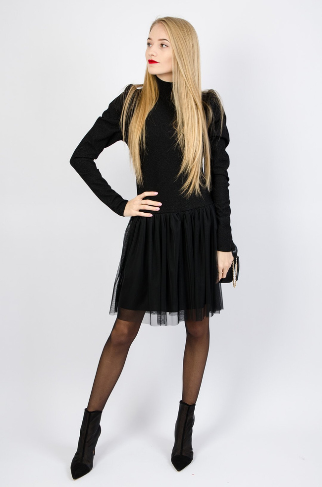 CZARNA POŁYSKUJĄCA SUKIENKA Z PÓŁGOLFEM - DÓŁ TIULOWY