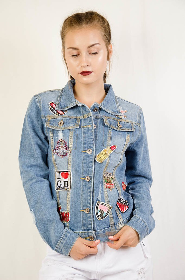 KURTKA JEANSOWA Z NASZYWKAMI