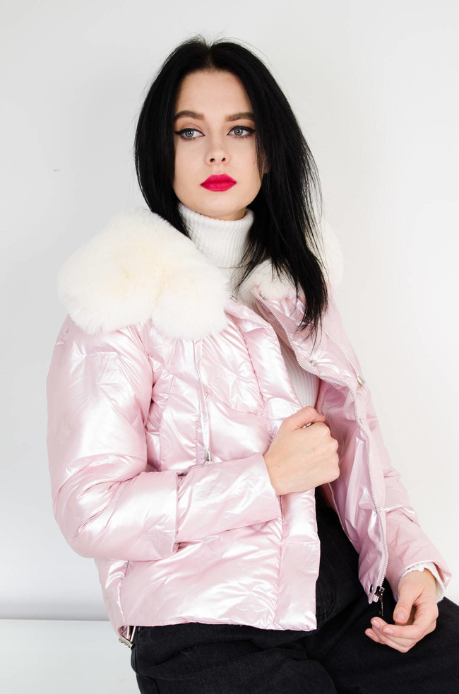 RÓŻOWA KURTKA Z BEŻOWYM KOŁNIERZEM-ŚCIĄGACZ W RĘKAWIE