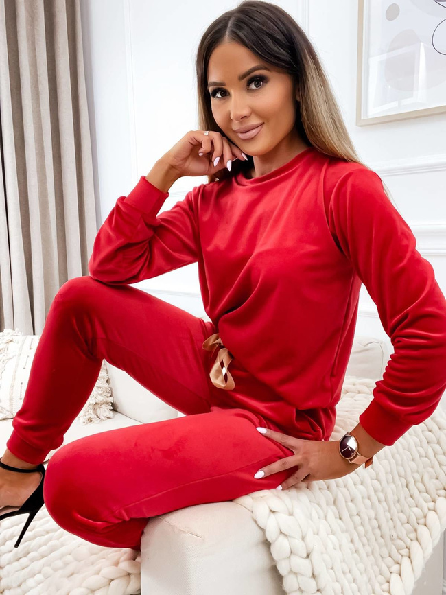 KOMPLET DRESOWY WELUROWY Z OZDOBNĄ NASZYWKĄ- CZERWONY