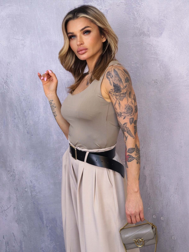 MODELUJĄCY DOPASOWANY TOP NA RAMIĄCZKACH- FANGO