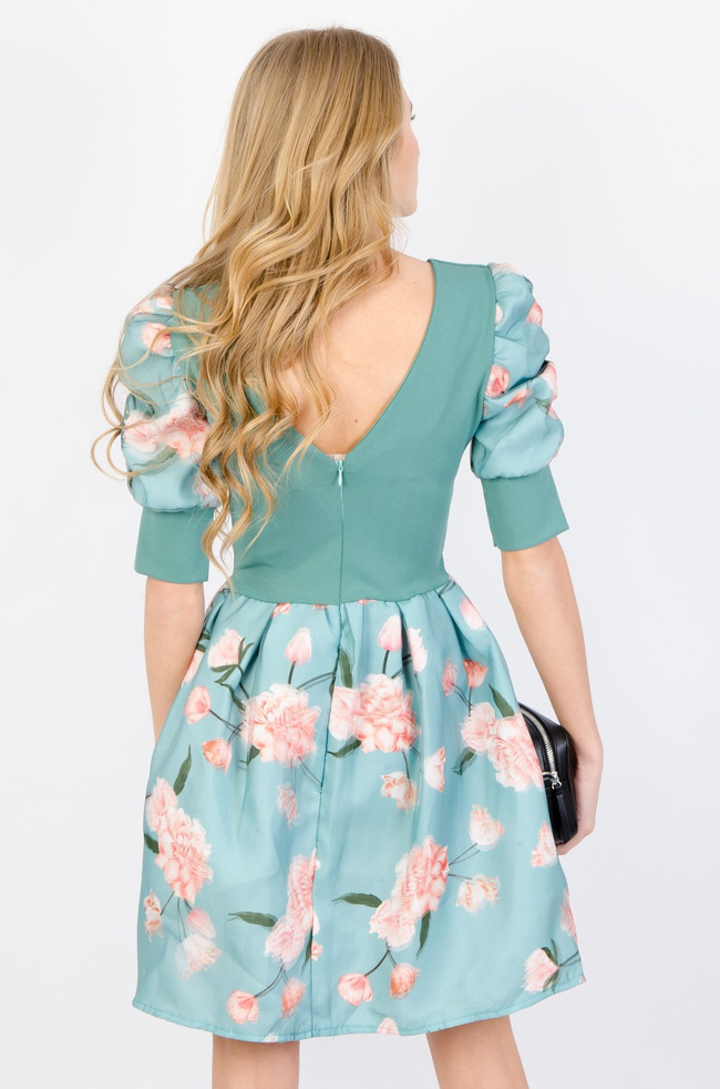 ZIELONA ROZKLOSZOWANA SUKIENKA Z BUFKAMI 