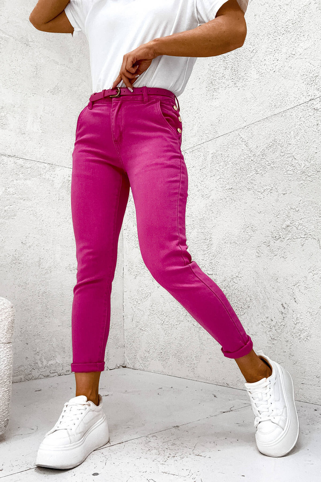 SPODNIE JENASOWE MOM FIT Z GUZIKAMI NA KIESZENI + PASEK- RÓŻOWE