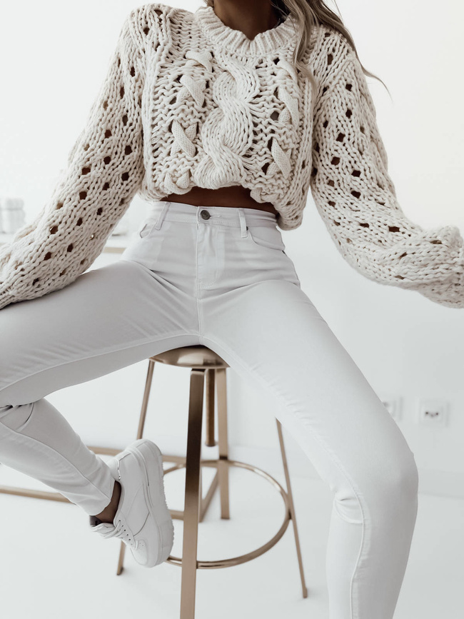 BIAŁE PRZYLEGAJĄCE SPODNIE PUSH UP