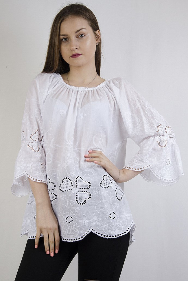 Biała bluzka z rozszerzanymi rękawami